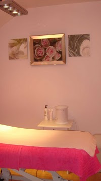 Rosebud Beauty 381624 Image 0